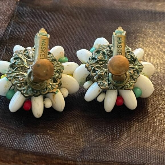 Miriam Haskell Signed 1940's Glass Flower Cluster Screw Back Clip On Earrings - Picture 8 of 10